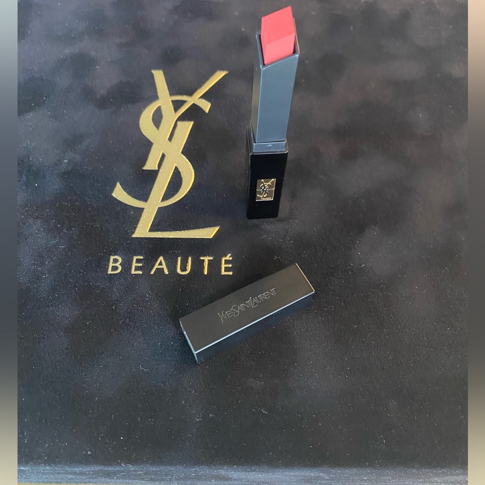 YSL—THE SLIM VELVET RADICAL MATTE LIPSTICK #304 Beige Instinct